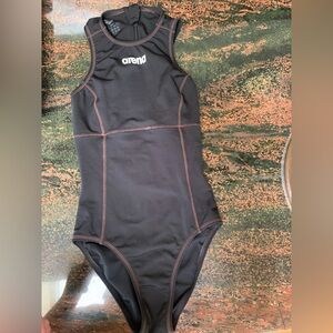 Arena waterpolo suit youth size 28 youth